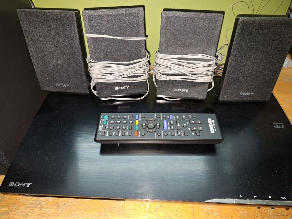 BDV-E190 Sony kino bluray z głośnikami i pilotem. Sprawne.