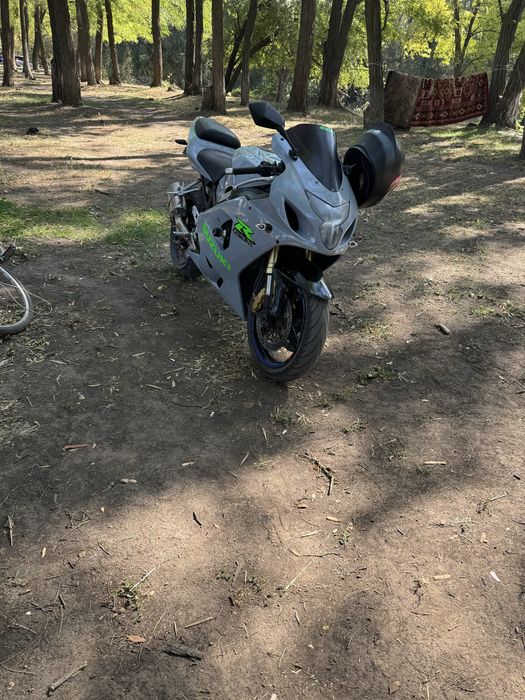 Suzuki  GSX-750r