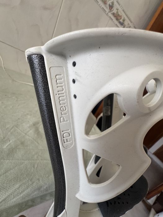 Muletas novas - par medicas