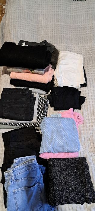 Zestaw ubrań, spodnie, koszule, swetry