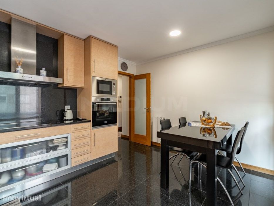 Apartamento T1+1 em Alfena