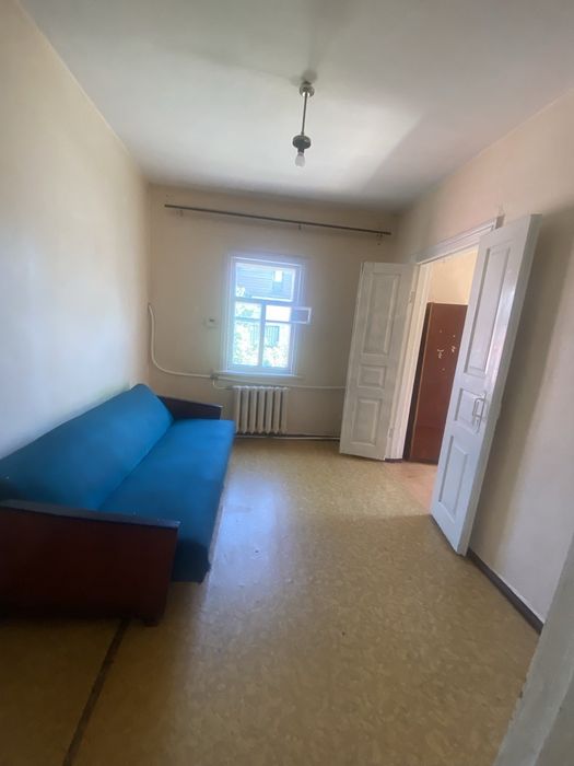 Продаж. 1/2 будинку в тихому центрі ( район Астри)