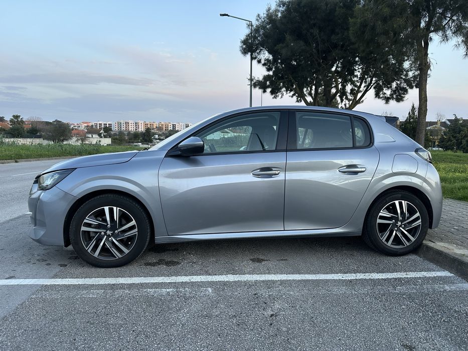 Peugeot 208 1.2 Allure Cx. Auto ( apenas 10 mil kms )