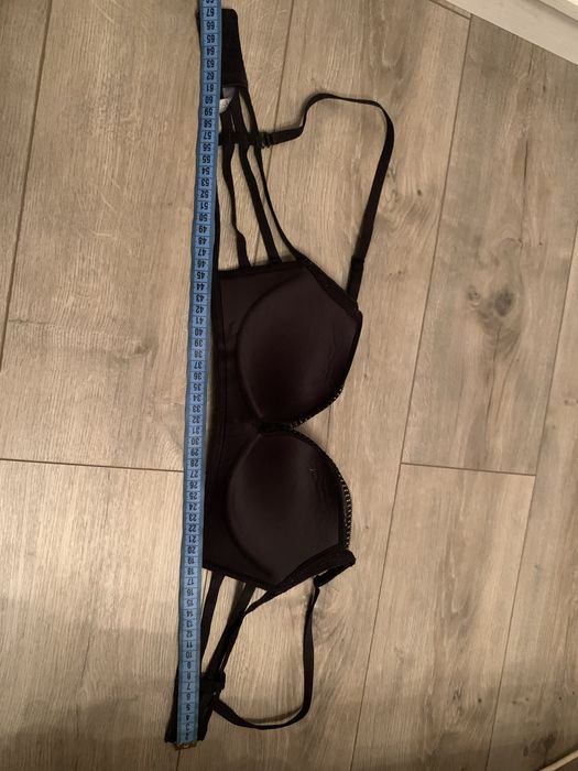 Бюзгалтер чорний