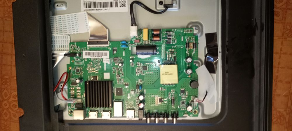 Продам телевизор bravis 32 диагональ на запчасти.