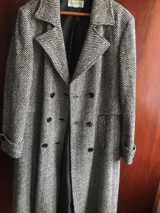 Шикарное классическое шерстяное  пальто ZARA  S р.