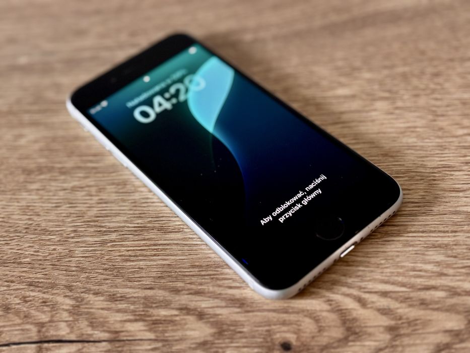 Iphone SE 64gb stan idealny