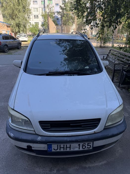 Opel Zafira A 2005-го року. На ходу 2.2 Дизель