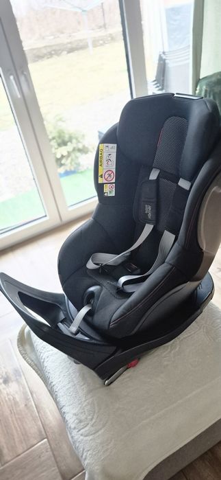 Britax Römer Dualfix M-SIZE 
Sprzedam fotelik sam