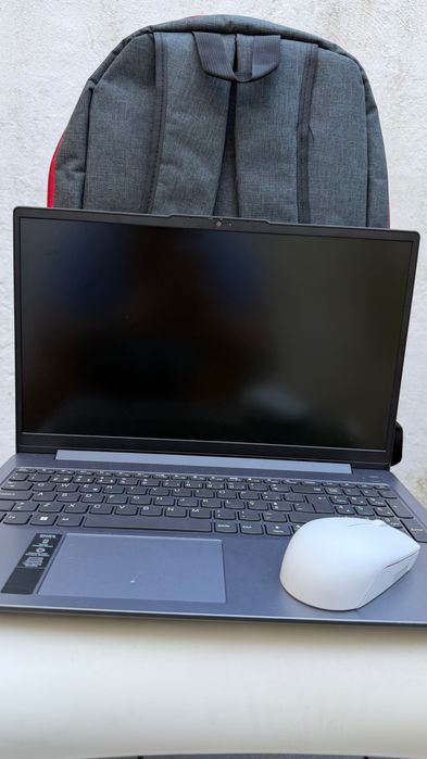 Portátil Lenovo IdeaPad Slim 3
