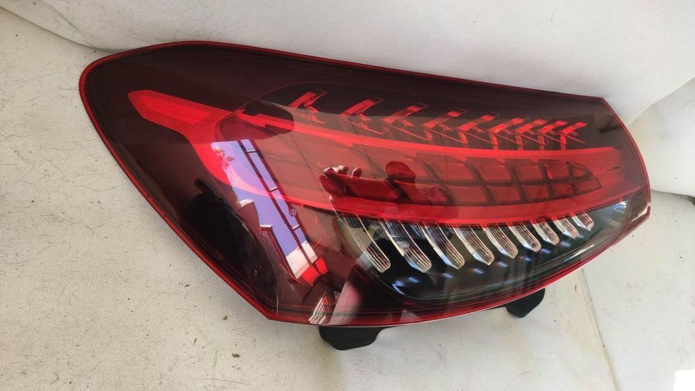 farolim esquerdo led Mercedes classe E w213 A2139065109
