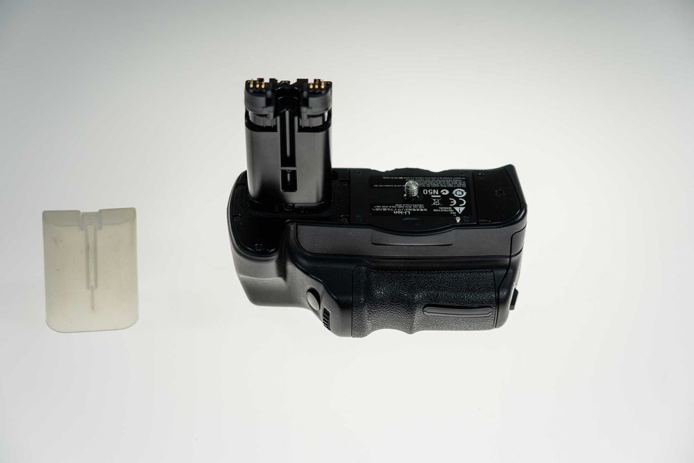 Sprzedam Grip do aparatu Sony A 700