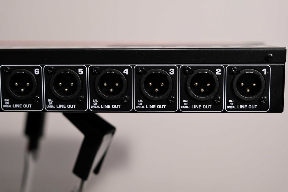 Behringer ADA8200