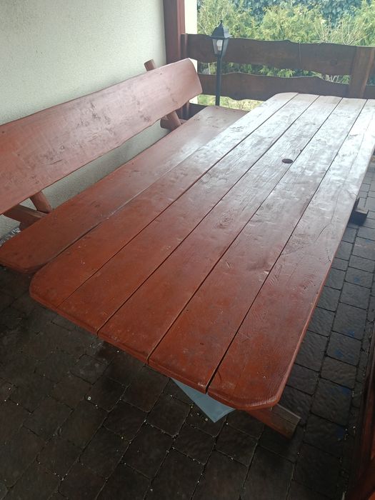 Sprzedam dwie ławki i stół w stanie bardzo dobrym