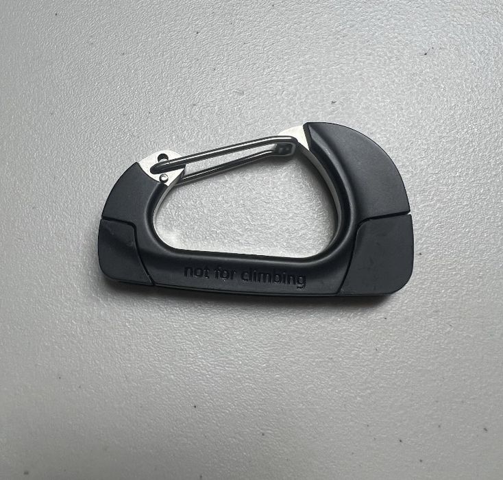 Nomad Nomadclip карабин брелок lightning usb