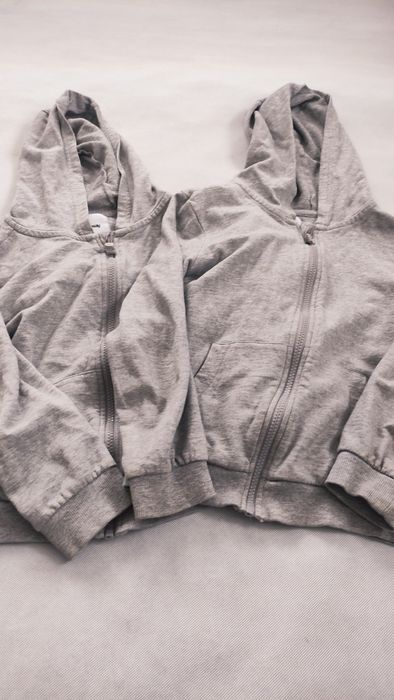 Bliźniaki bluzy na zamek rozmiar 134