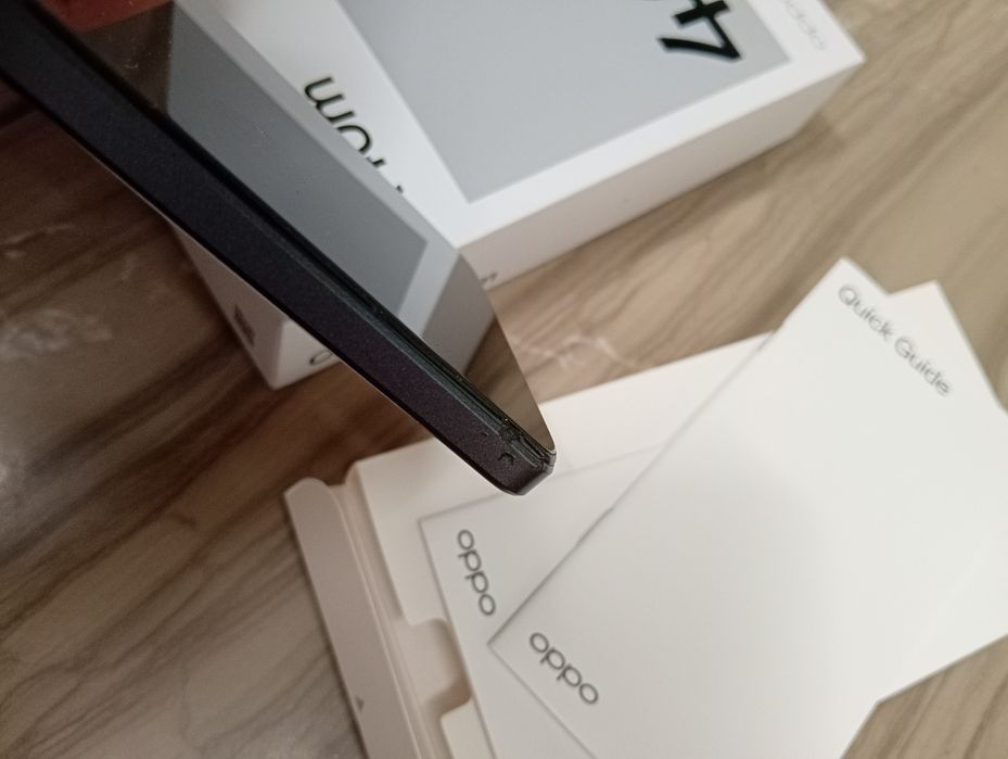 Oppo a40m 8/256 gb.