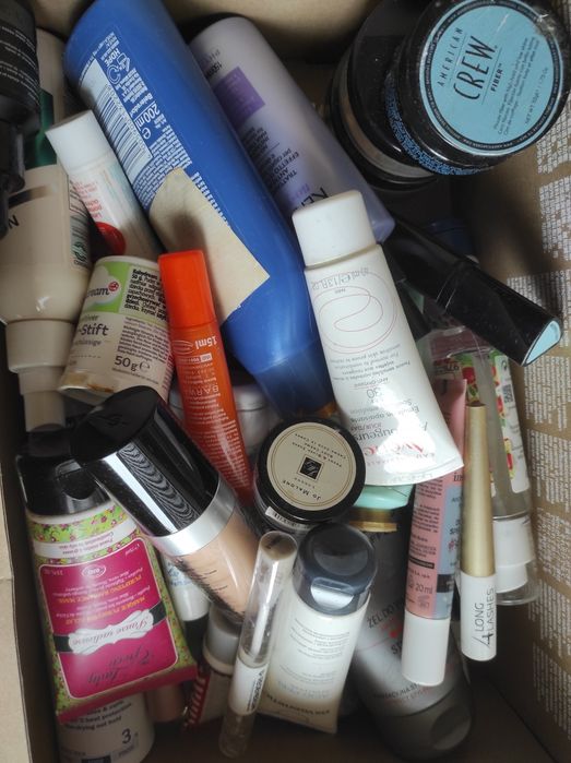 Zestaw kosmetyków używanych