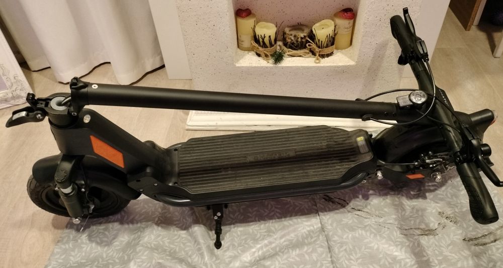 Електросамокат Ehator model pro v 1.2