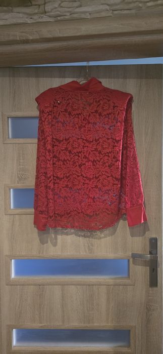 Czerwona koszula koronka
