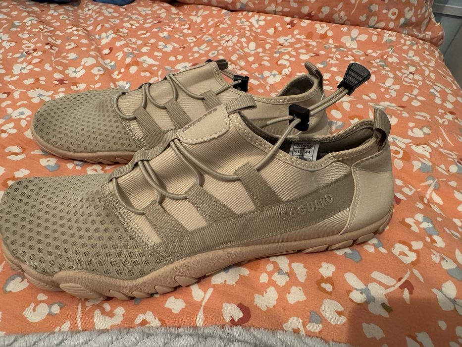 Vendo sapatilhas de caminhada