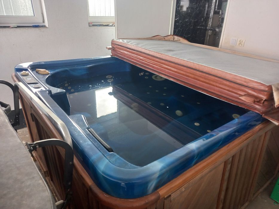 SPRZEDAM jacuzzi  pilnnie