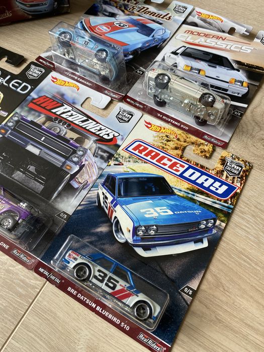 Hotwheels datsun 510 race day  box premium