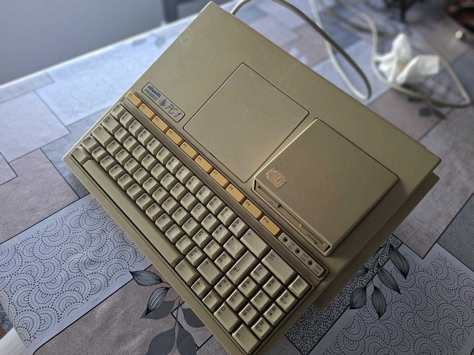 Olivetti PC1  – Liga (beep) – 120€