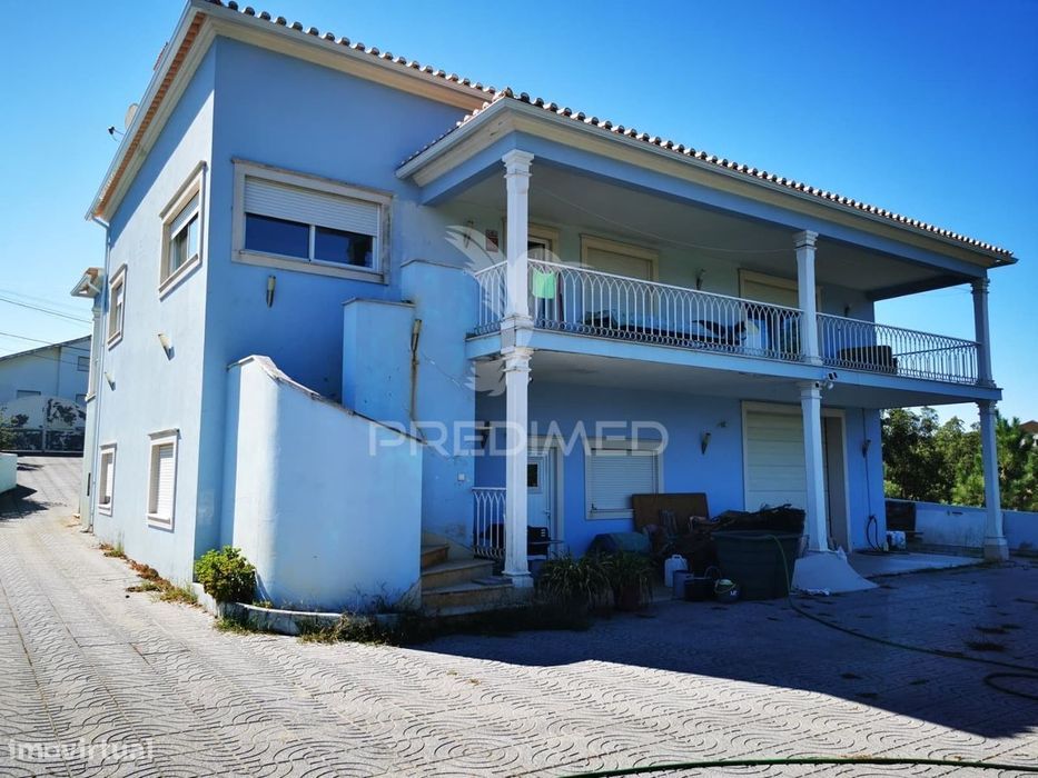 Luxuosa Moradia T4 em Vales, Tomar