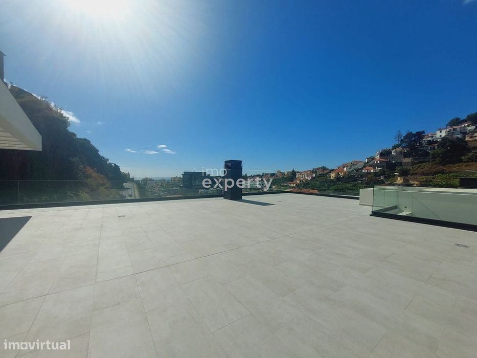 Penthouse Duplex T6 com Piscina no Funchal, Madeira