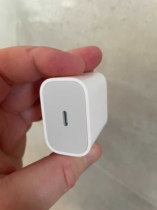 Зарядний пристрій Apple 20W USB-C Power Adapter (Model 2305)