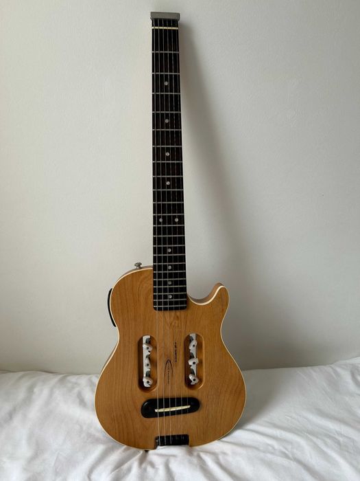 Guitarra Elétrica Travel Guitar Escape MK-II Steeltring + Bag 280,-