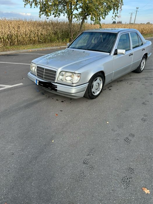 Mercedes Benz E124 2.5D