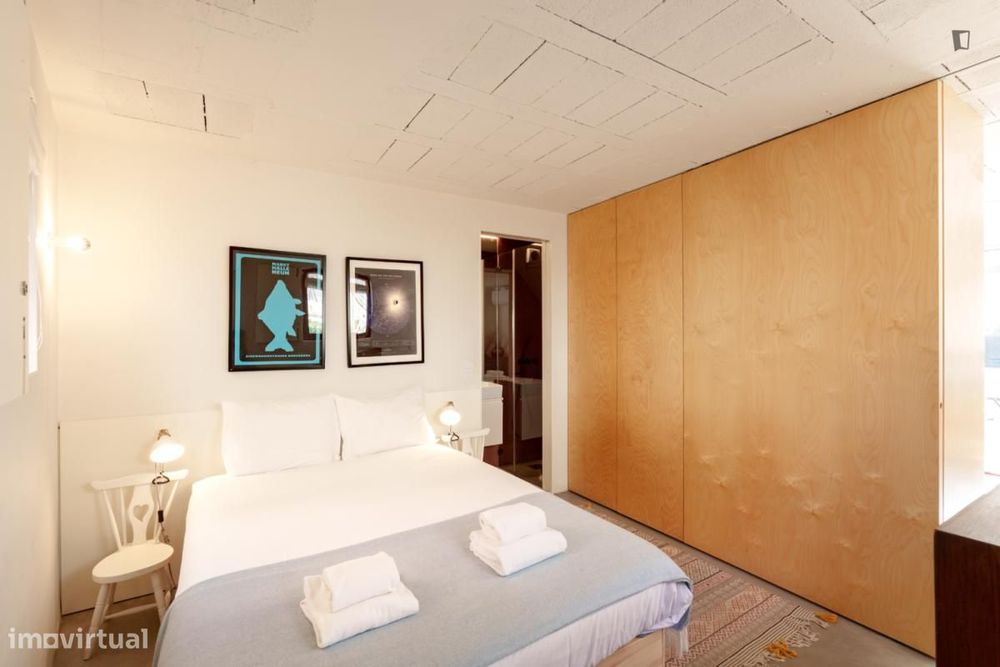 Apartamento com 1 quartos - localizado em Miragaia Porto