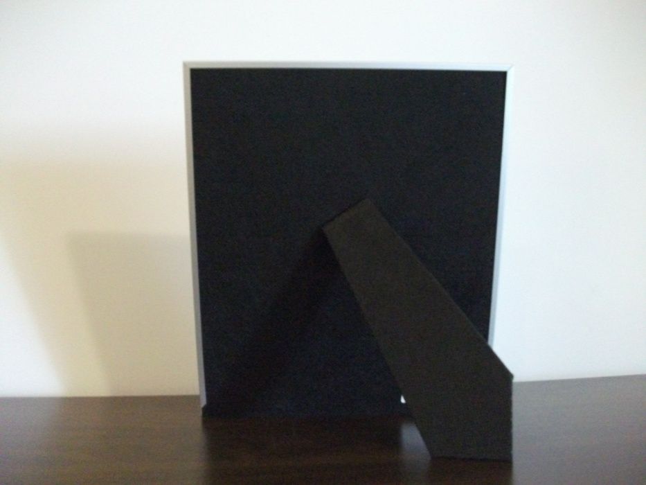 Moldura Vanguard 20 x 25 (como NOVA)