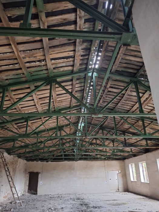 Продаж комерційного приміщення поблизу м.Кременець