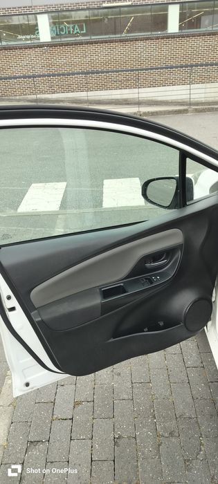 Carro  toyota  yaris