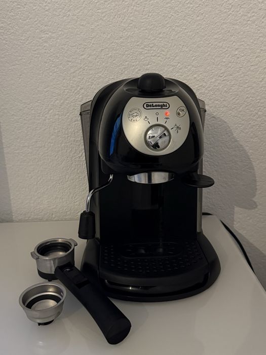 Кавоварка ріжкова DeLonghi EC201CD