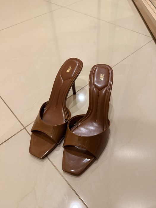 Мюлі від Zara. Коричневий колір