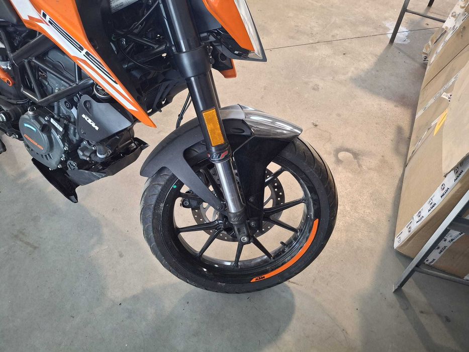 Mota KTM Duke 125