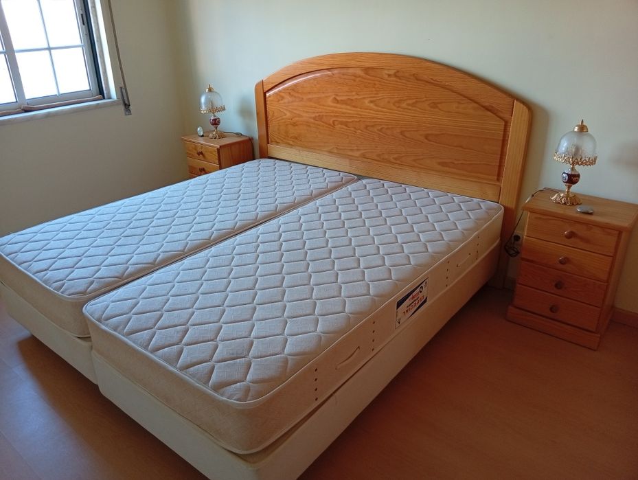 Cama de casal completa com os colchões
