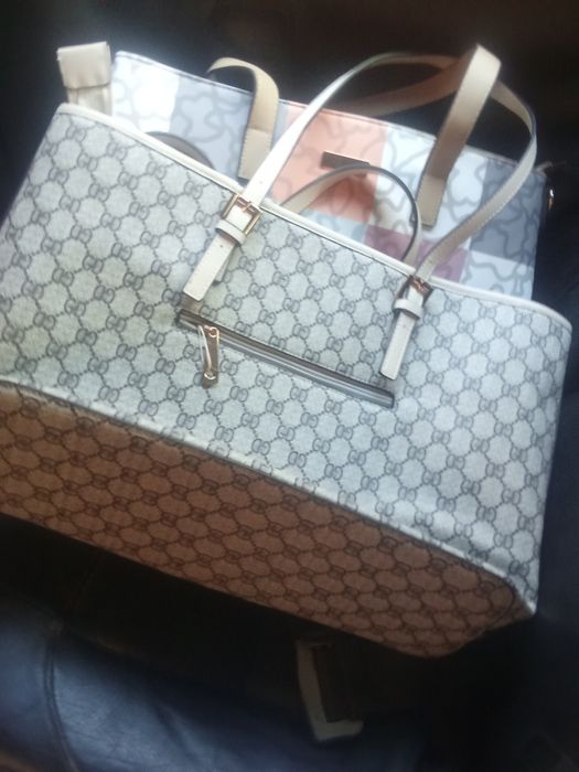 Vendo estes dois sacos de mulher a 10€ cada um