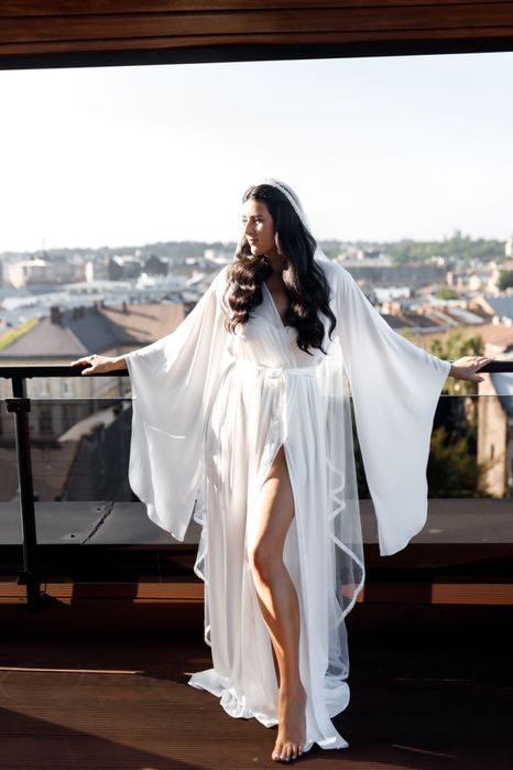 Продаю весільне плаття ( піджак теж)Львів