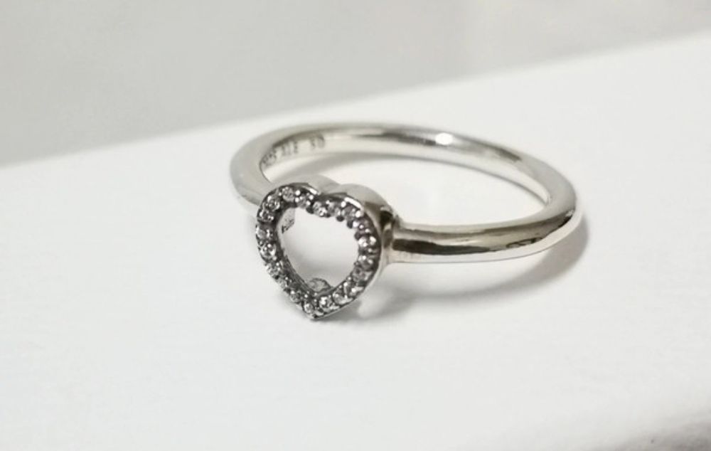 Anel Pandora prata com zirconias