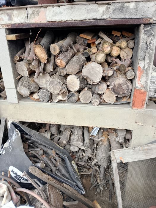 Сухие дрова фруктовых породд