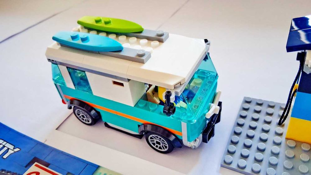 Lego City 60257 Service Station em peças novas montado