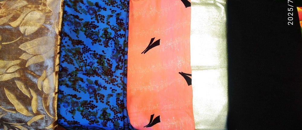 Відрізи тканин, легких, костімних та шторних.Текст!