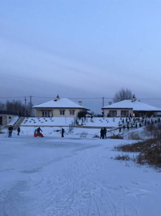 Продаж ділянки з виходом на  озеро на р. Десна. с. Новосілки Вишгород