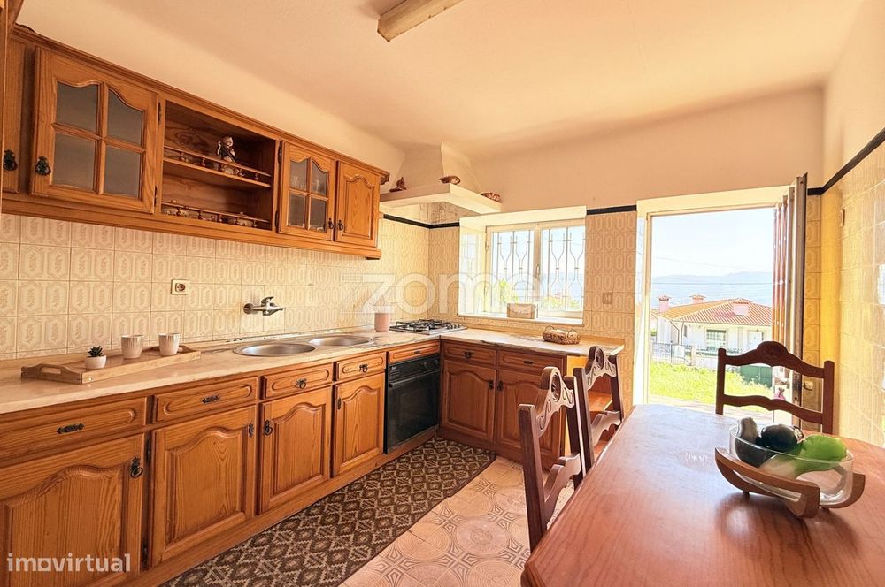 Moradia Térrea com 766 m² de Terreno e Poço