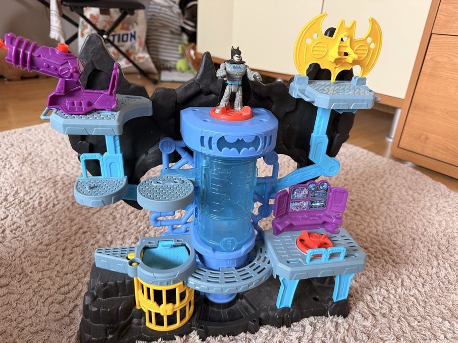 Imaginext DC Super Friends Bat-Tech Batcave firmy Fisher-Price